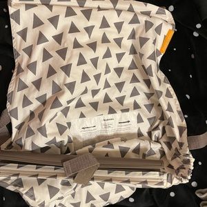 Binxy baby shopping cart baby holder